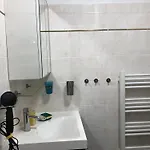Petit Paradis A Mandrier 1 à 4 Mn Clim Parking Wifi Apartamento