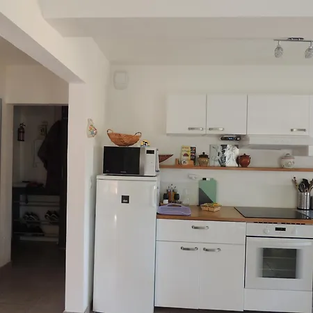 Petit Paradis A Mandrier 1 à 4 Mn Clim Parking Wifi Apartamento